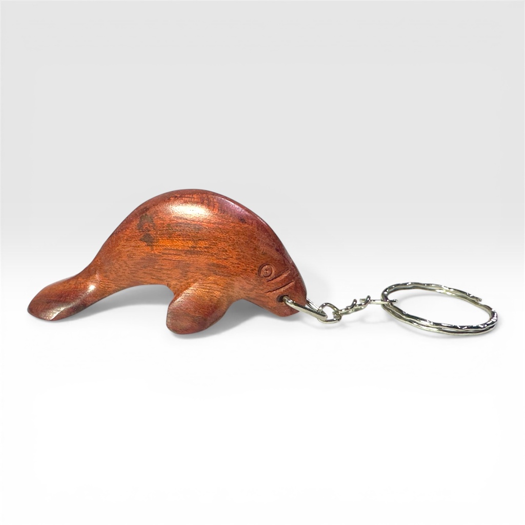 Llavero madera tallado vaca marina