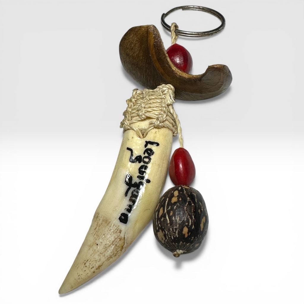 Llavero colmillo manao
